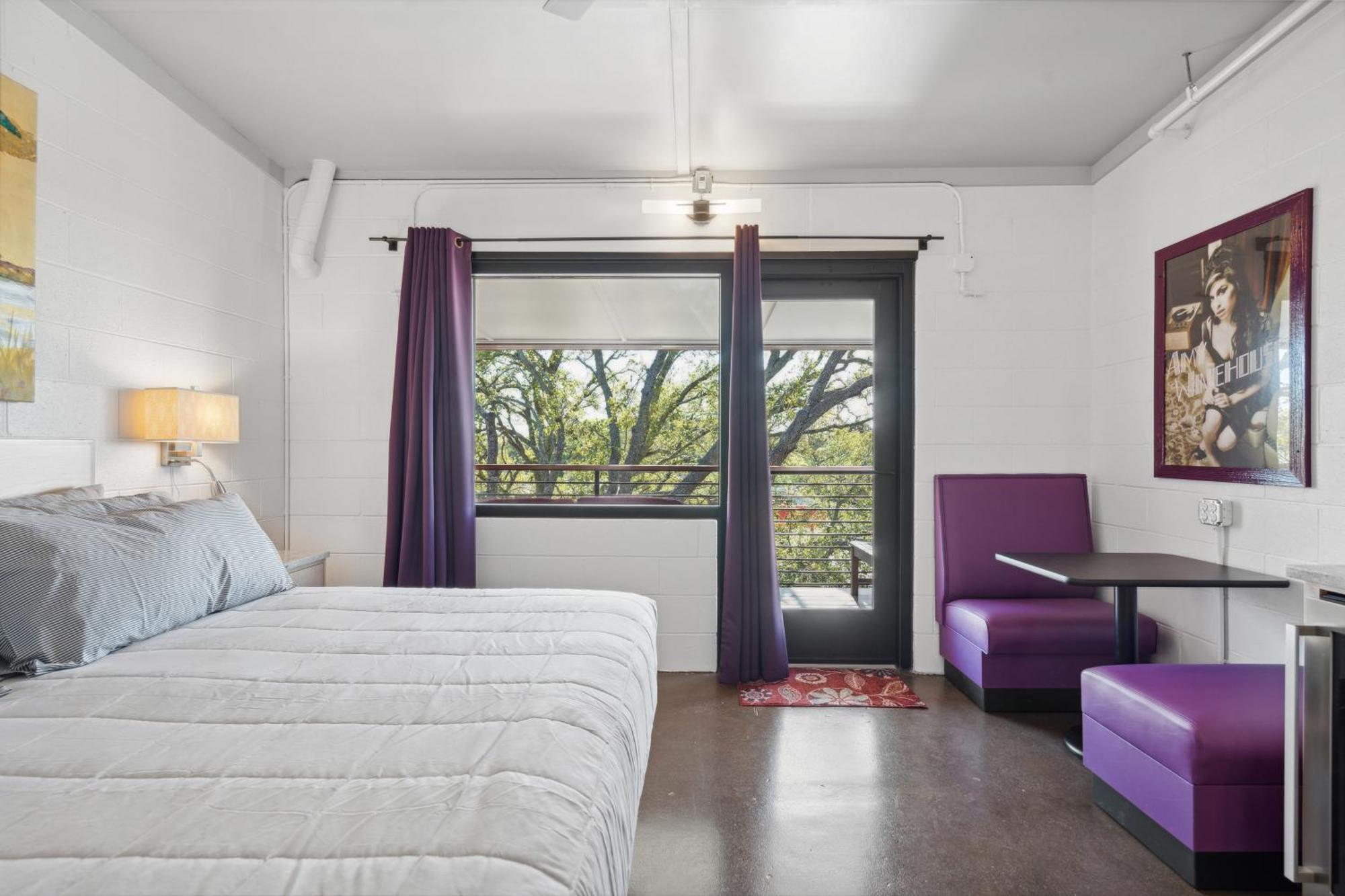 Boutique Vera Hotel In The Heart Of フォーリービーチ エクステリア 写真