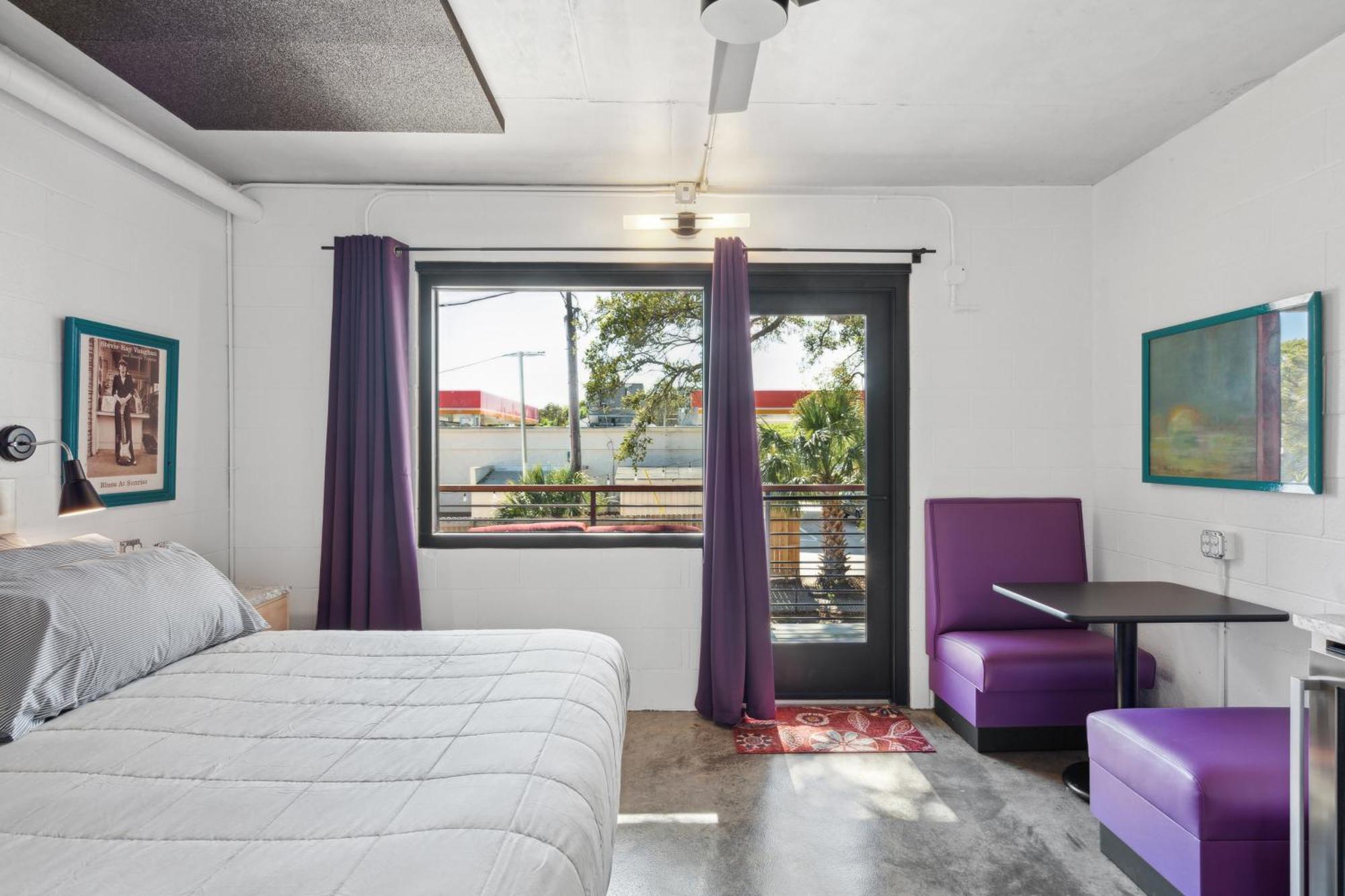 Boutique Vera Hotel In The Heart Of フォーリービーチ エクステリア 写真
