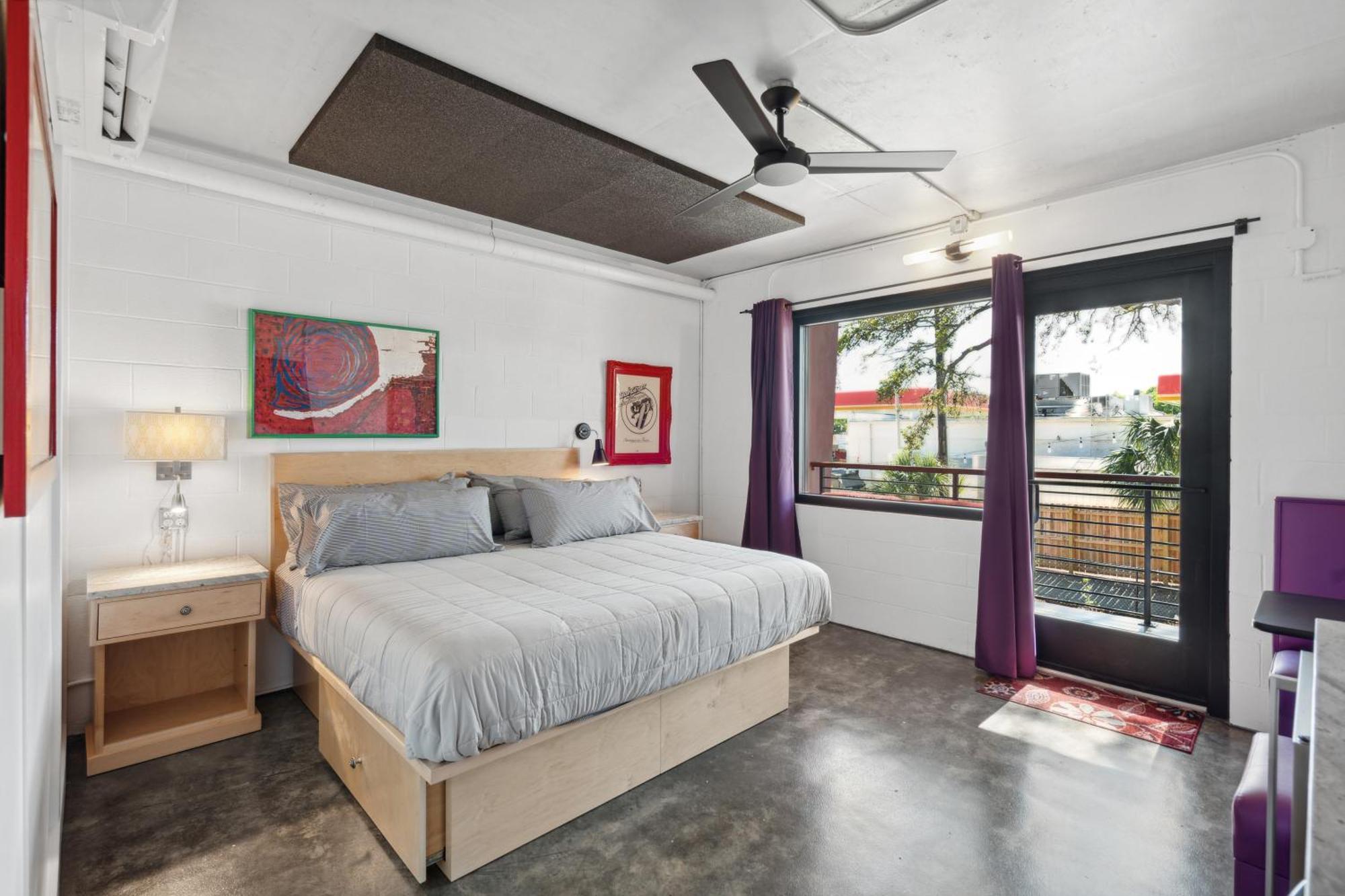 Boutique Vera Hotel In The Heart Of フォーリービーチ エクステリア 写真