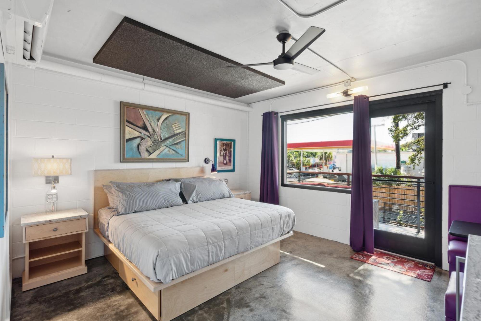 Boutique Vera Hotel In The Heart Of フォーリービーチ エクステリア 写真
