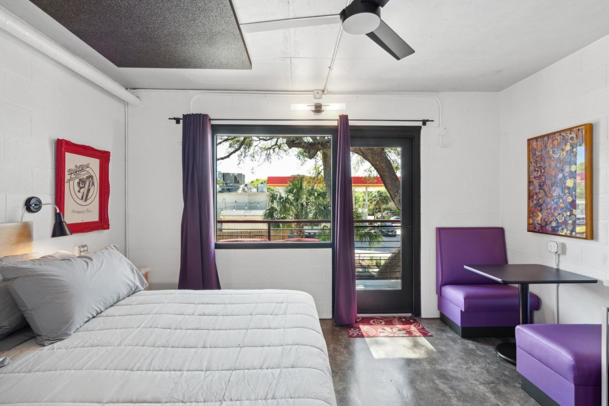 Boutique Vera Hotel In The Heart Of フォーリービーチ エクステリア 写真