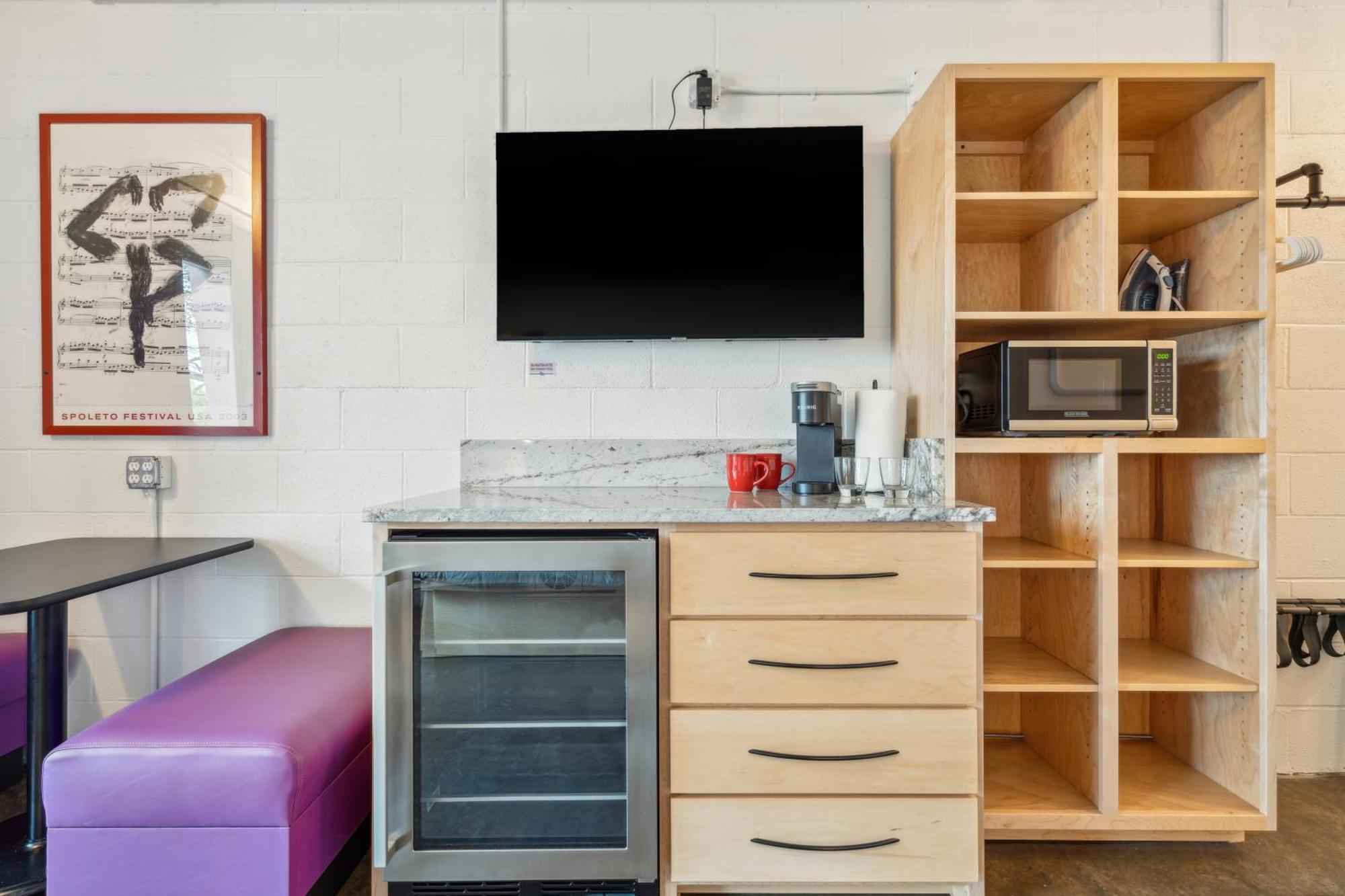Boutique Vera Hotel In The Heart Of フォーリービーチ エクステリア 写真