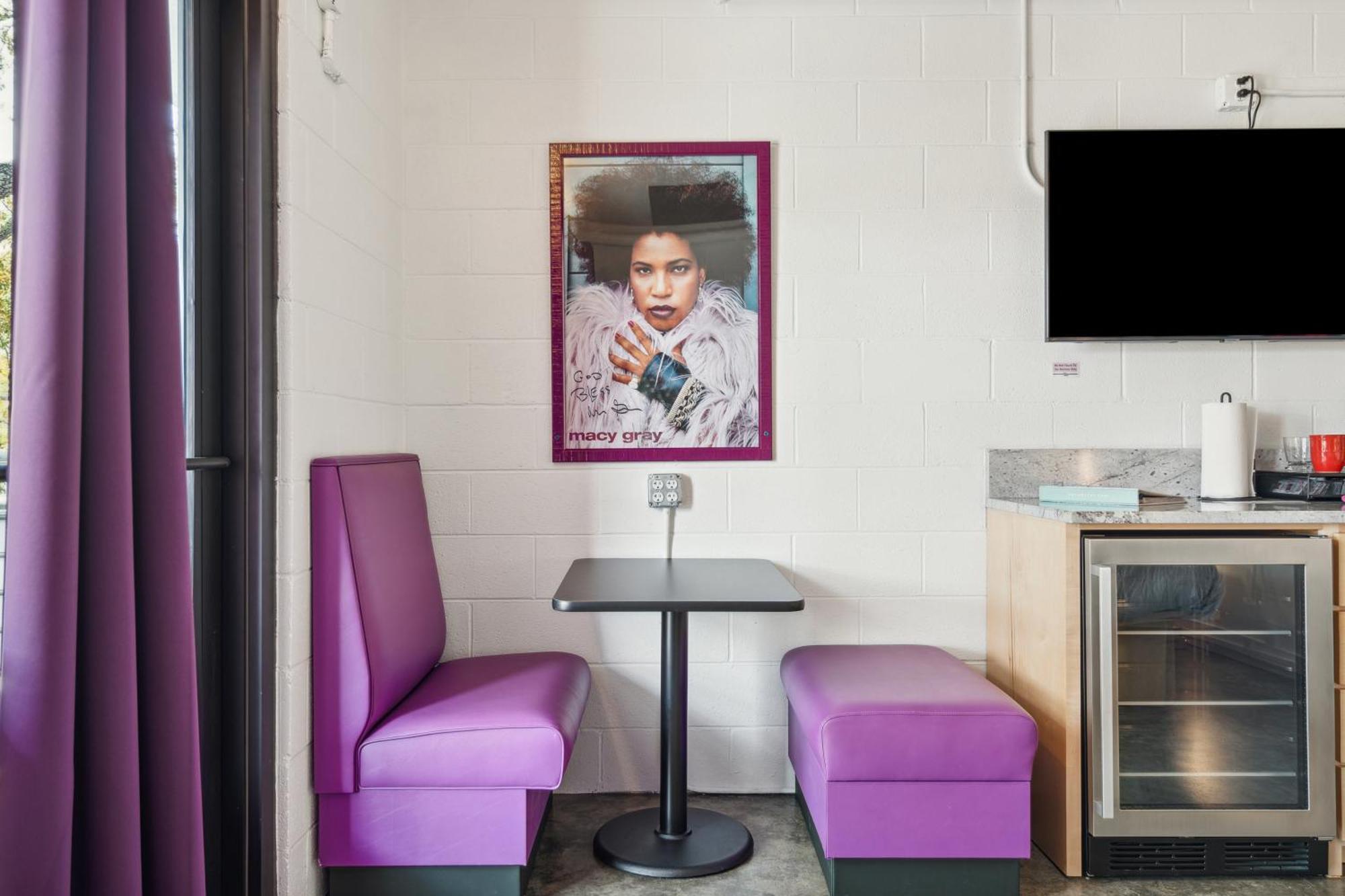 Boutique Vera Hotel In The Heart Of フォーリービーチ エクステリア 写真
