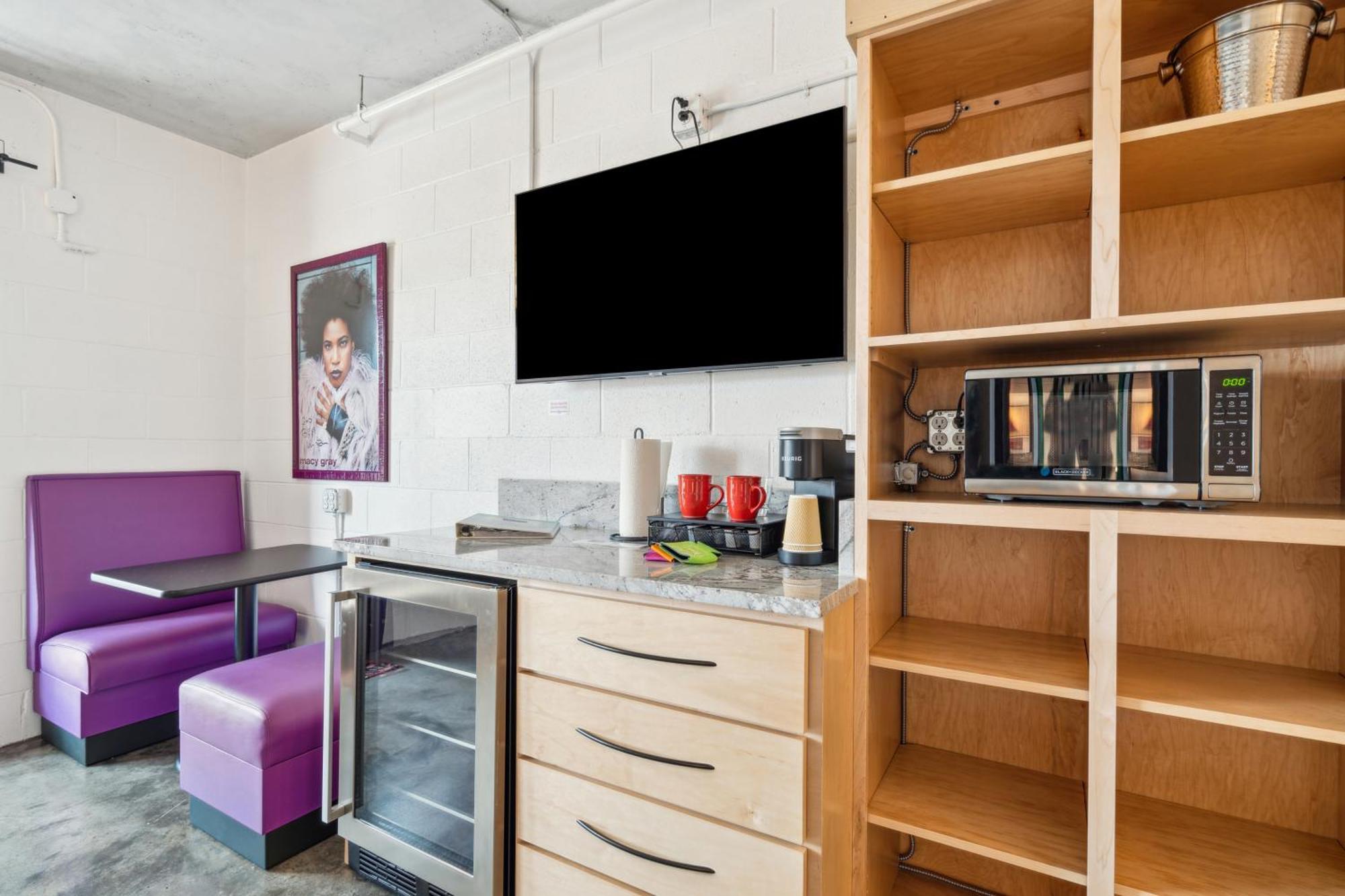 Boutique Vera Hotel In The Heart Of フォーリービーチ エクステリア 写真