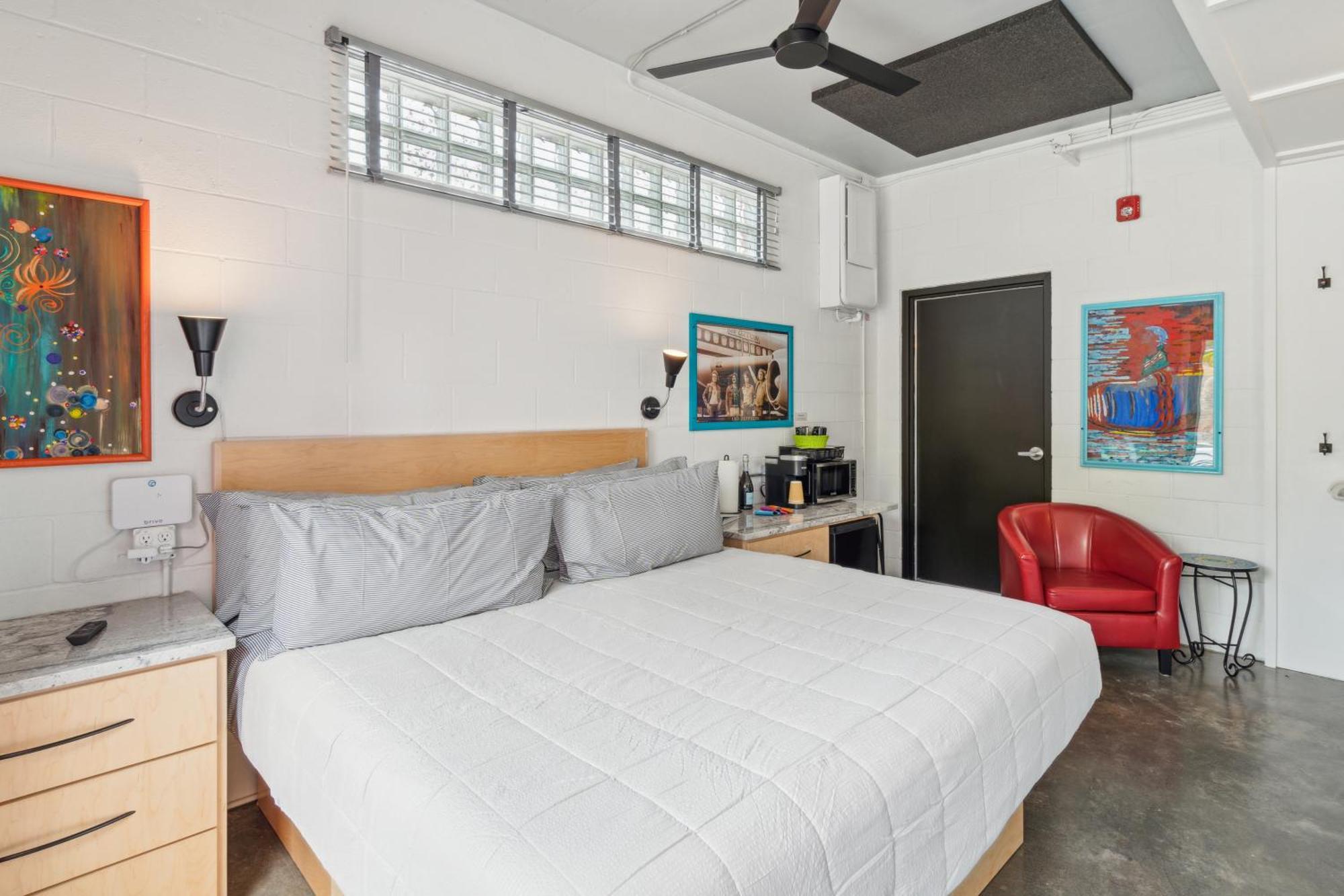 Boutique Vera Hotel In The Heart Of フォーリービーチ エクステリア 写真